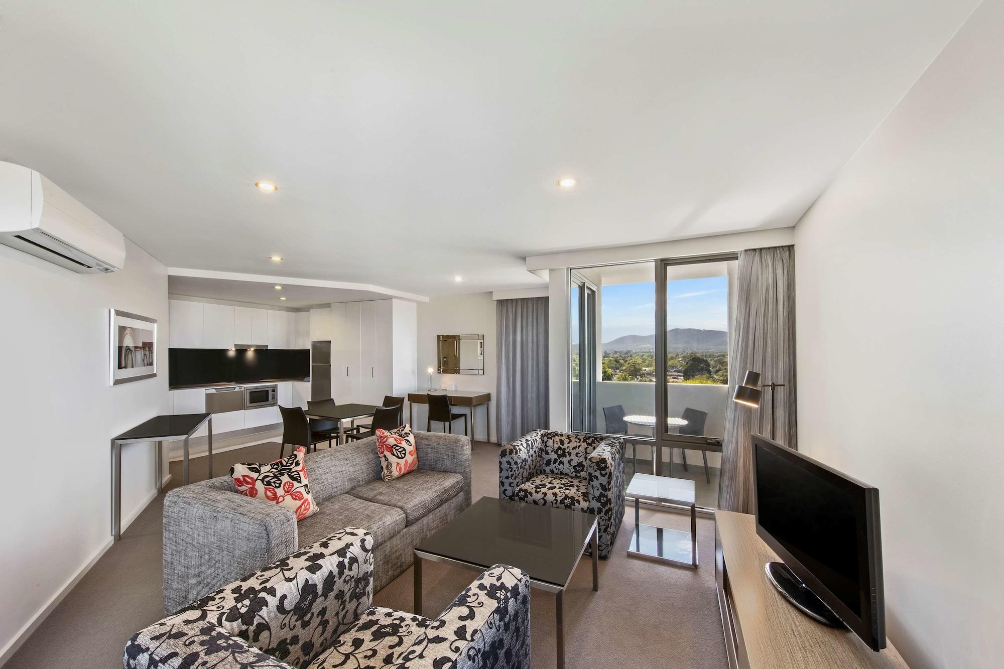 Adina Serviced Apartments Canberra Dickson Екстериор снимка